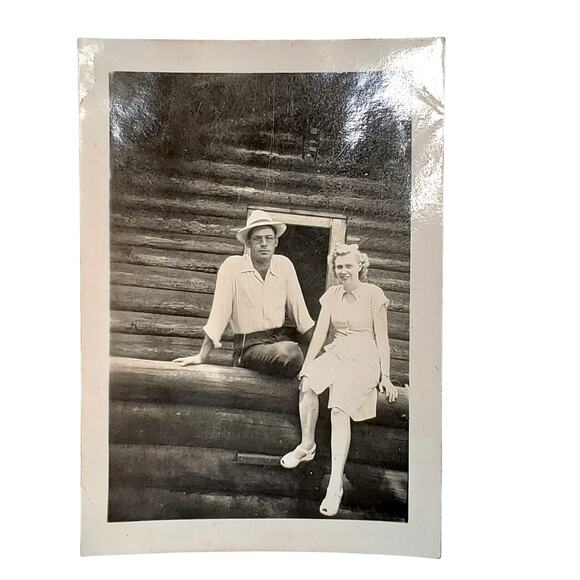 Vtg Couple Posing Cabin Behind Original Monochrome Photo 1946 Found Snapshot - Picture 1 of 4